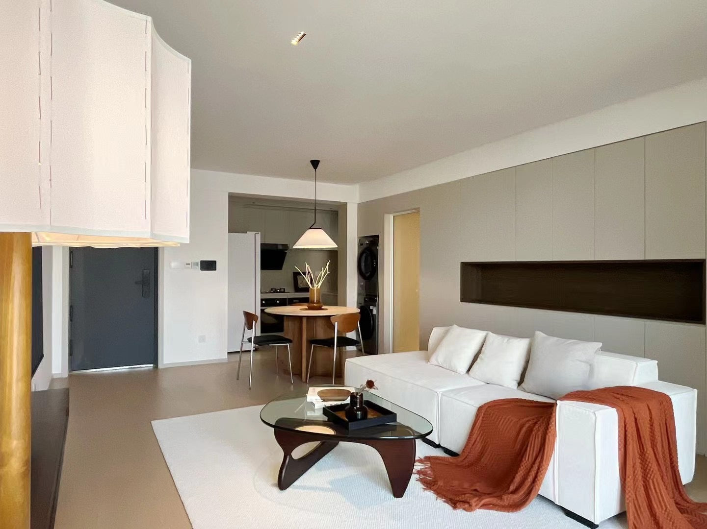 Newly 2br beside Suzhou river 中远两湾城2房