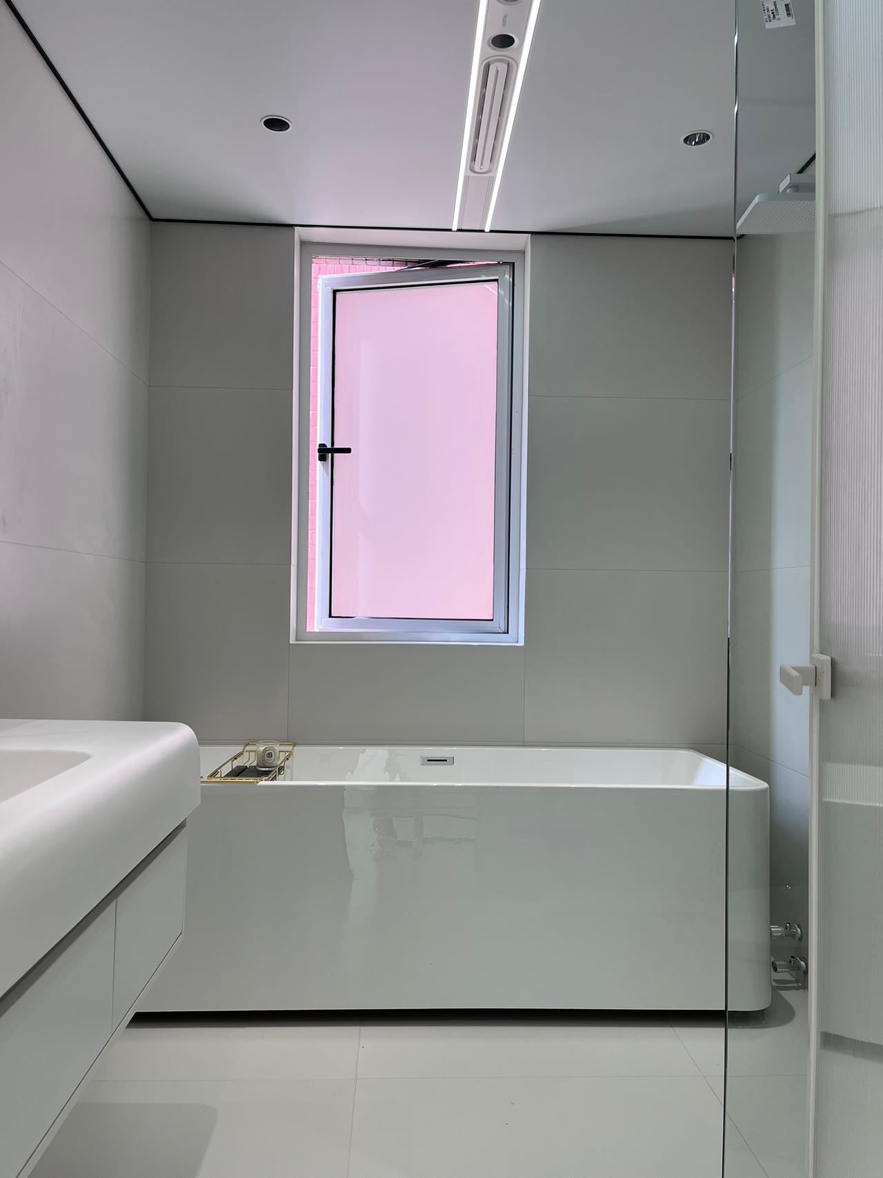 Nice 3br apt at jiashan rd station 嘉善路站附近3房