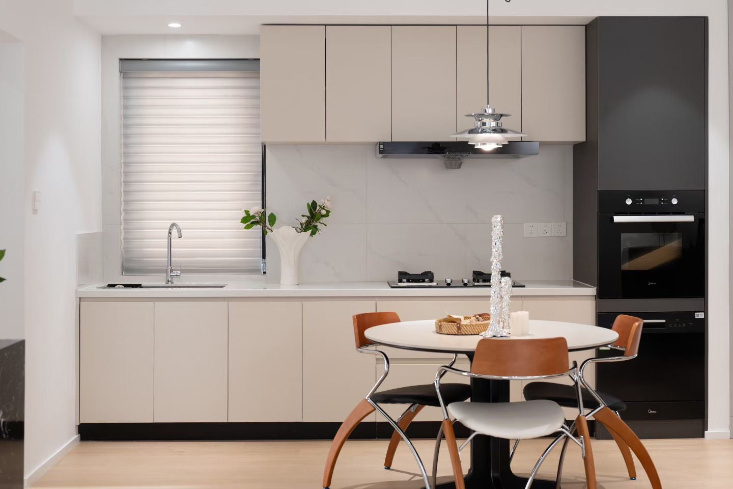 Newly 2br at Jiangsu road area 金桥花园2房