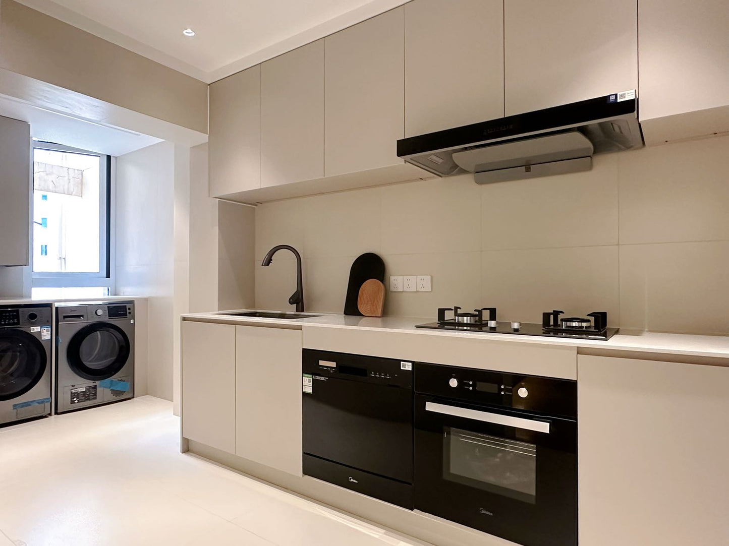 Modern 3br apt good design 中远两湾城3房