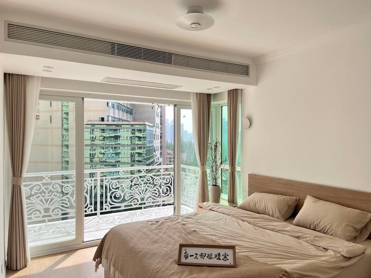 Newly 2br with balcony Jingan Temple 嘉园2房新装修阳台