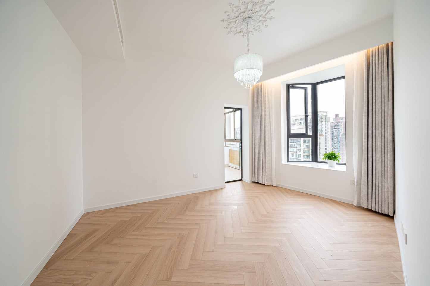 Luxury 4br 200sqm at Gubei 古北新苑4房200平米