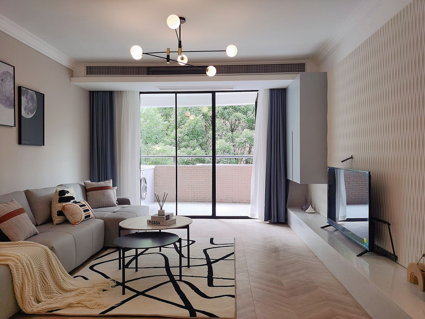 Modern 3br with balcony / Zhongshan park 城宁花苑3房
