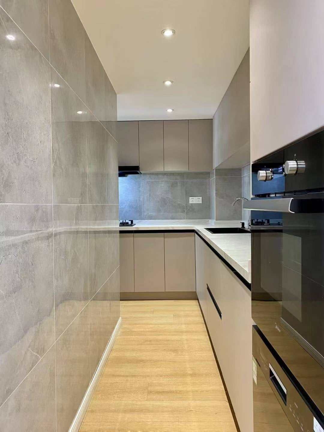 modern 1br apt at xujiahui 东方曼哈顿1房