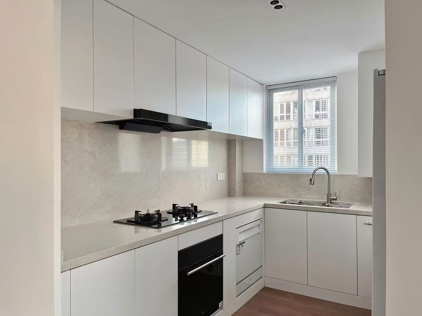Spacious 4br apt with floor heating at jingan 银华苑4房