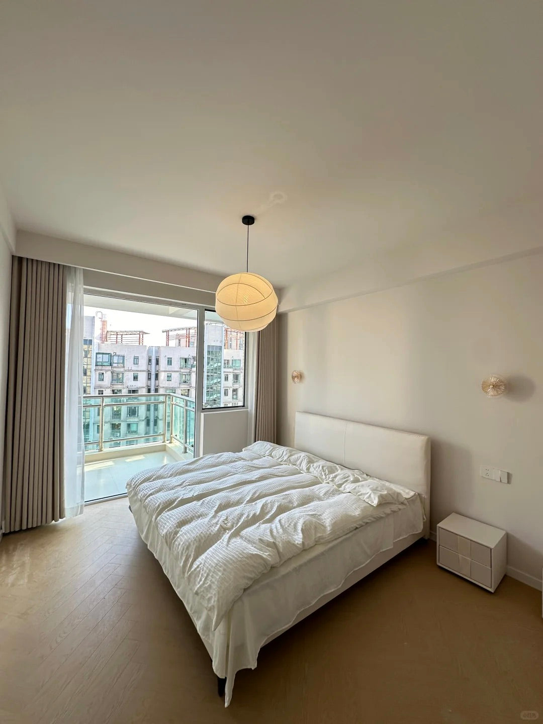 Modern 3br apt with park view 浦东世纪花园3房