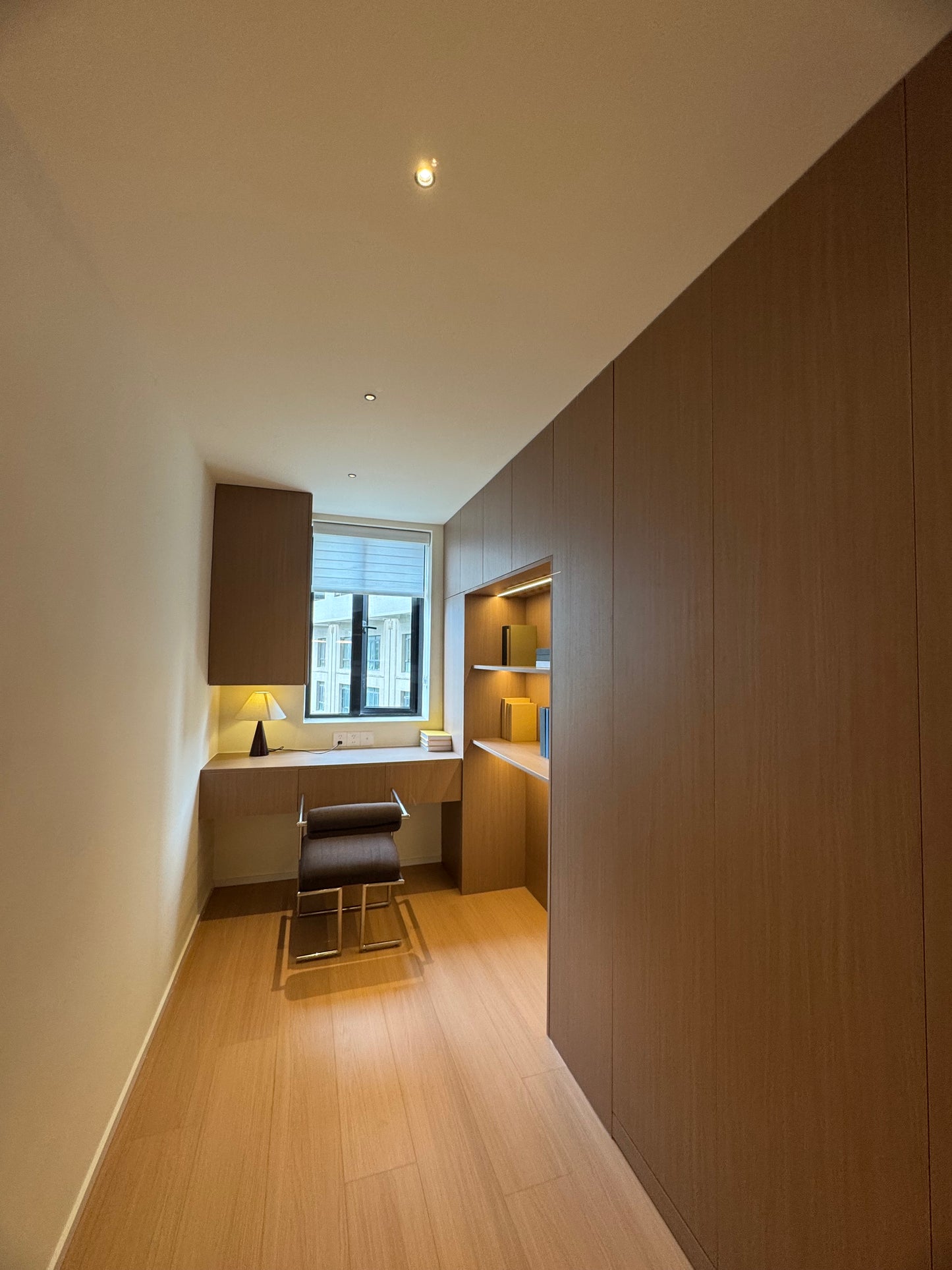 Newly 2br+ study at Jingan 静安河滨花园2+1房