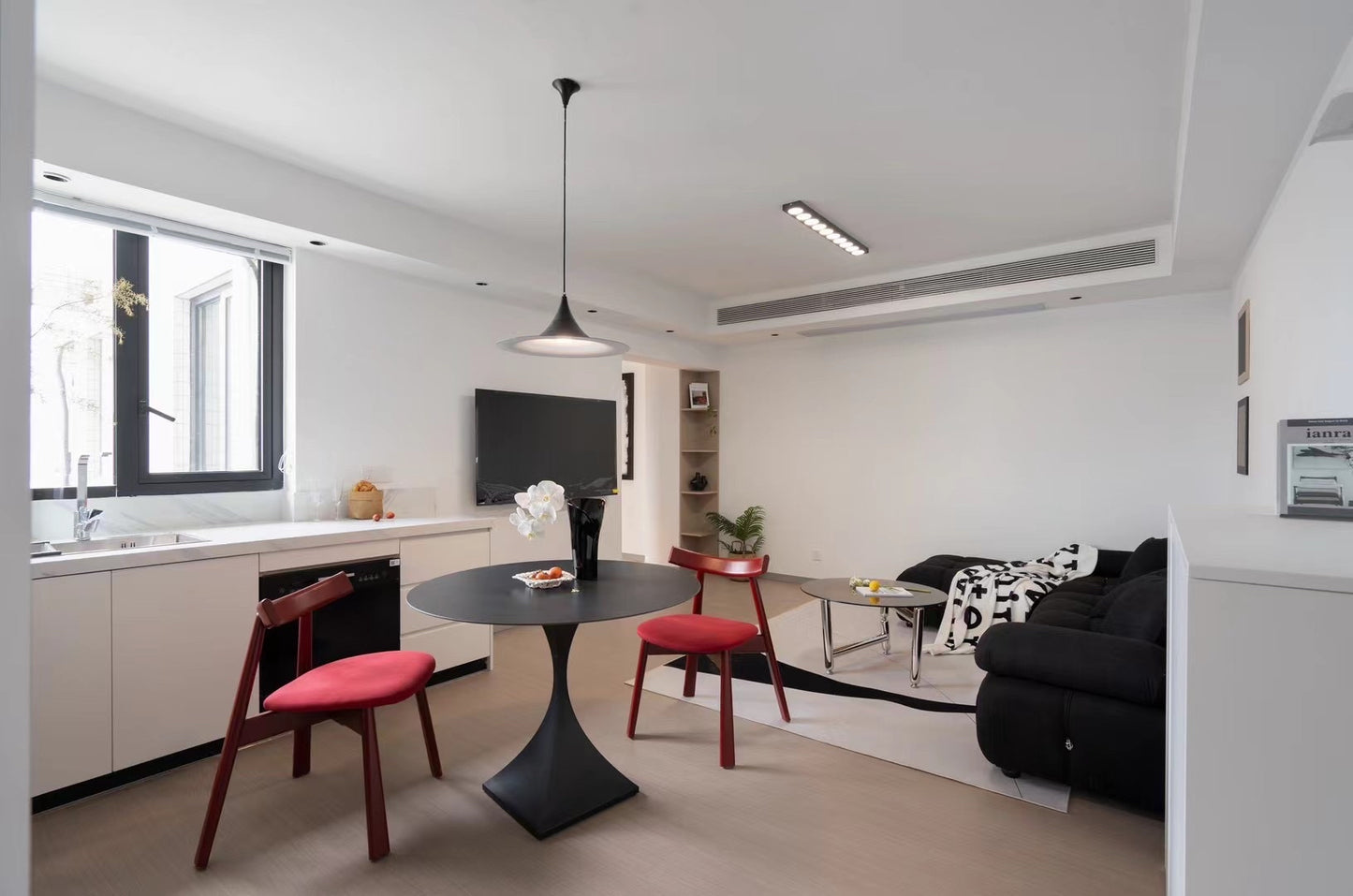 Nice 3br with terrace at people square 宏泰公寓3房带露台