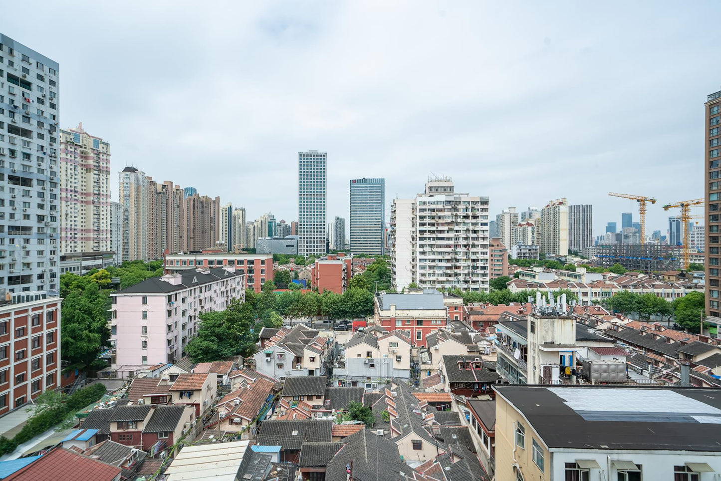 Modern 3br at lujiabang rd 明华大厦3房