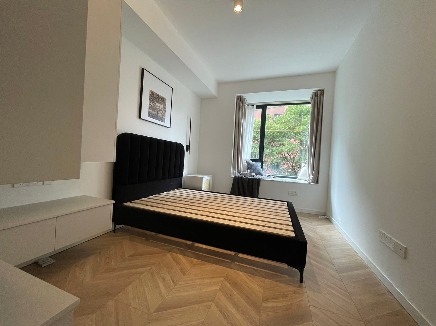 Modern 3br with balcony / Zhongshan park 城宁花苑3房