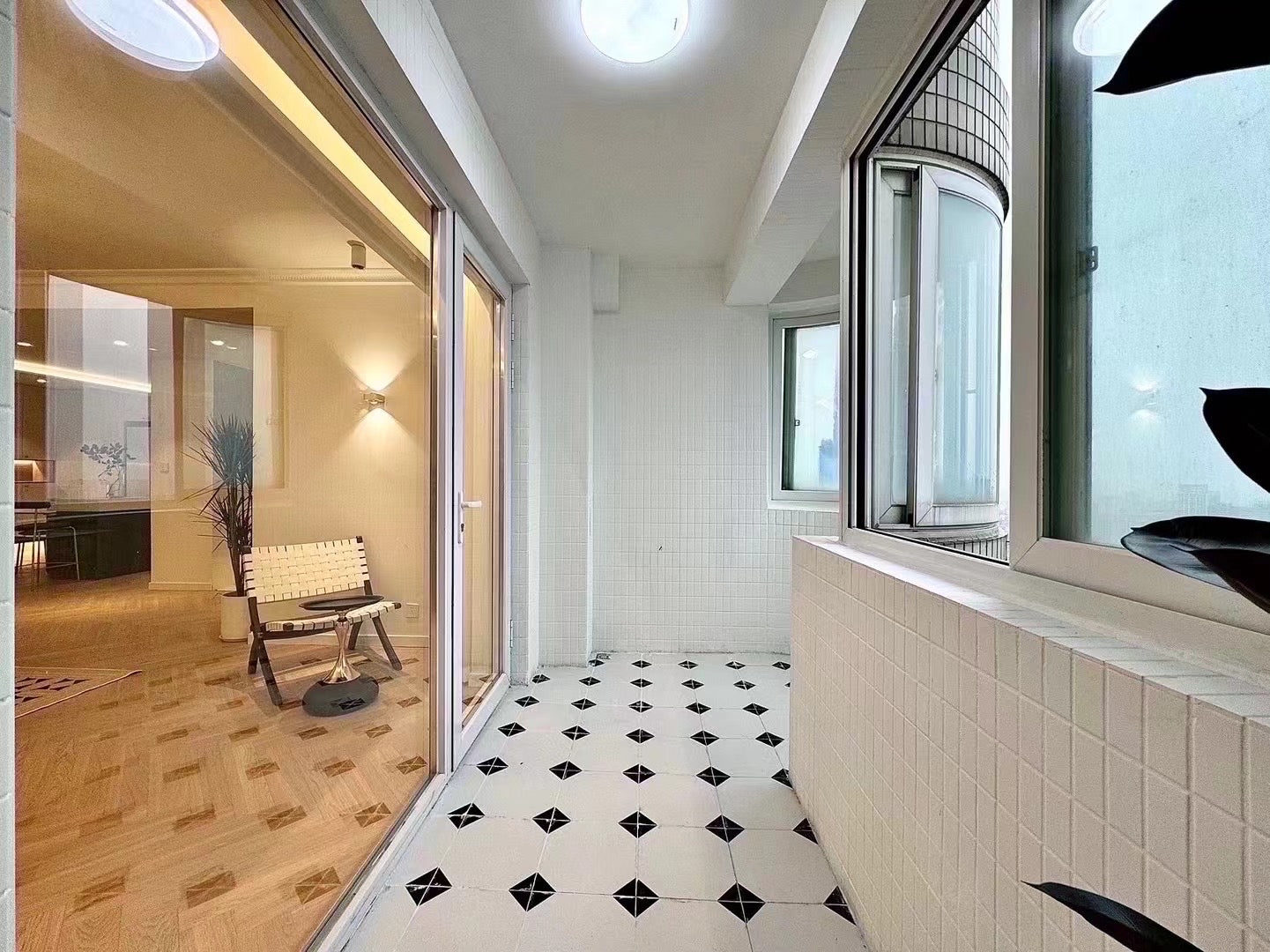 Modern 3br at Zhongshan park 兆丰花园3房