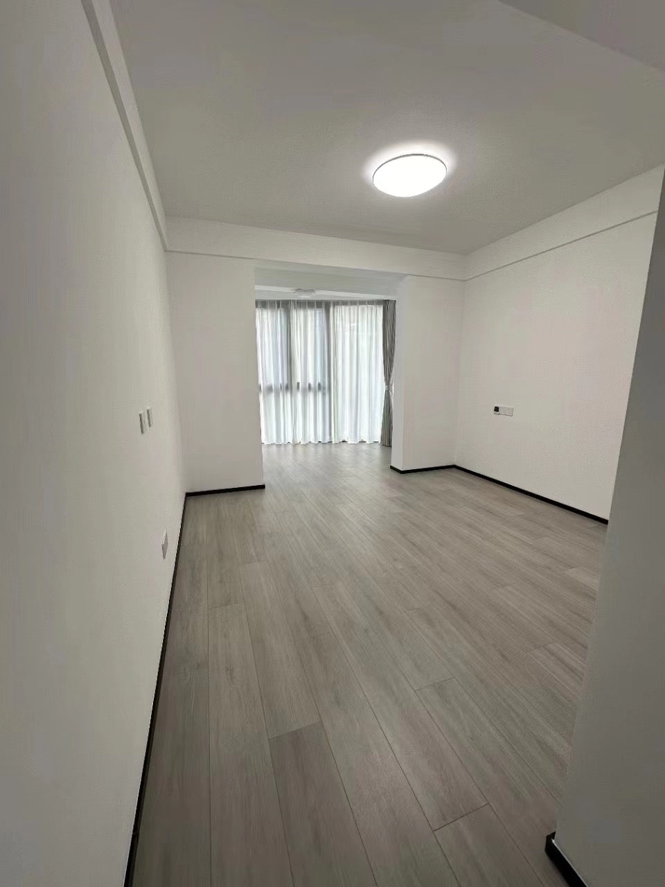 Spacious 4br 200sqm at Gubei 黄金城道4房200平米