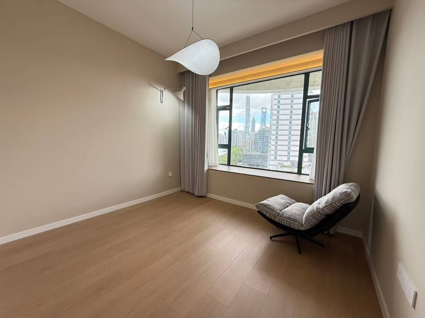 Spacious 3br 170sqm at Lujiazui 家化滨江苑3房