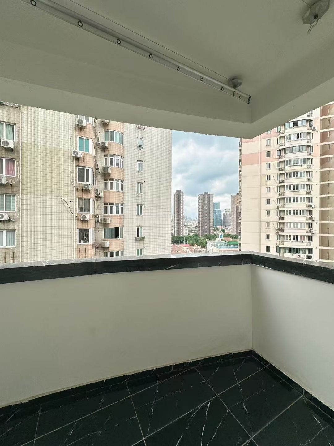 modern 2br with balcony at wuding rd 鑫和大厦2房带阳台