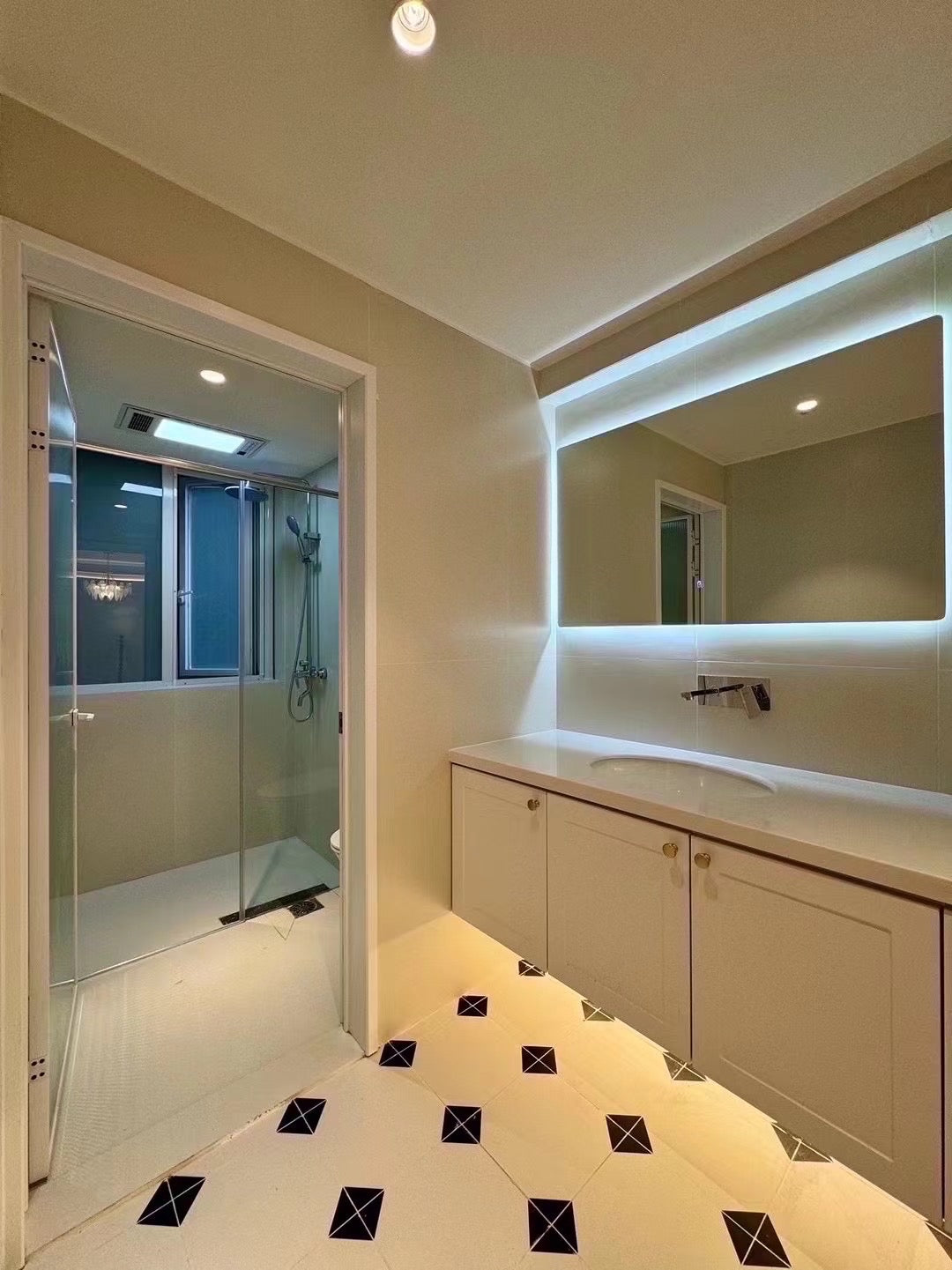 Modern 3br at Zhongshan park 兆丰花园3房