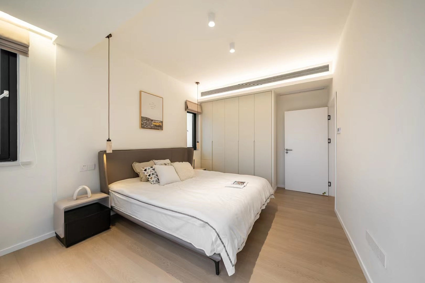 Modern 3br at jiaotong university 淮海花园3房
