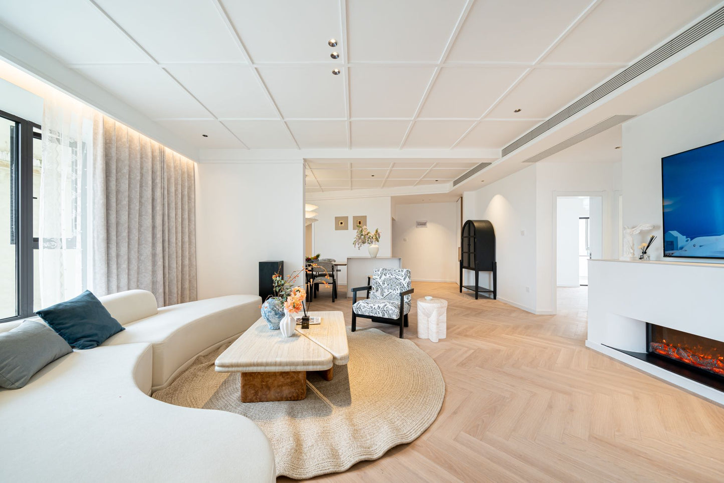 Luxury 4br 200sqm at Gubei 古北新苑4房200平米