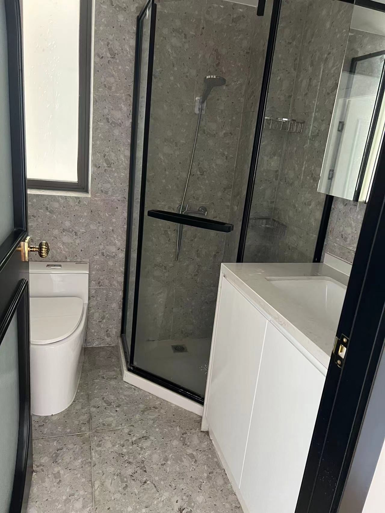 Modern 3br at top of city 中凯城市之光3房