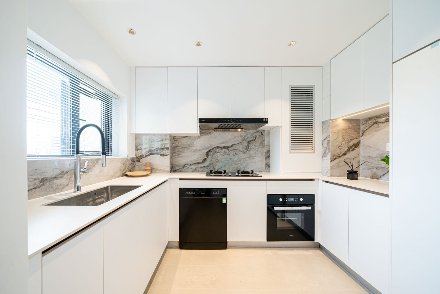 Luxury 4br 200sqm at Gubei 古北新苑4房200平米