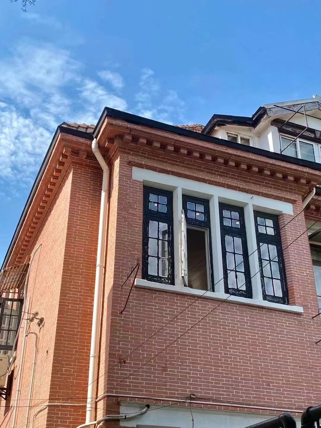 Middle Huaihai rd 2br with terrace 淮海中路2房带露台