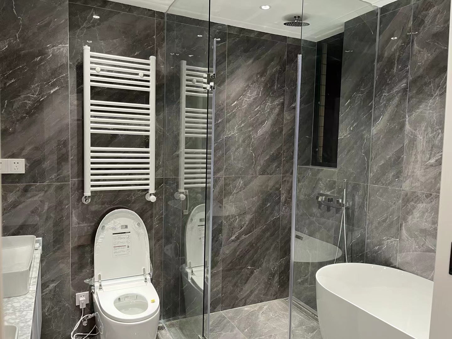Brand new 3br with floor heating in jingan 达安花园3房