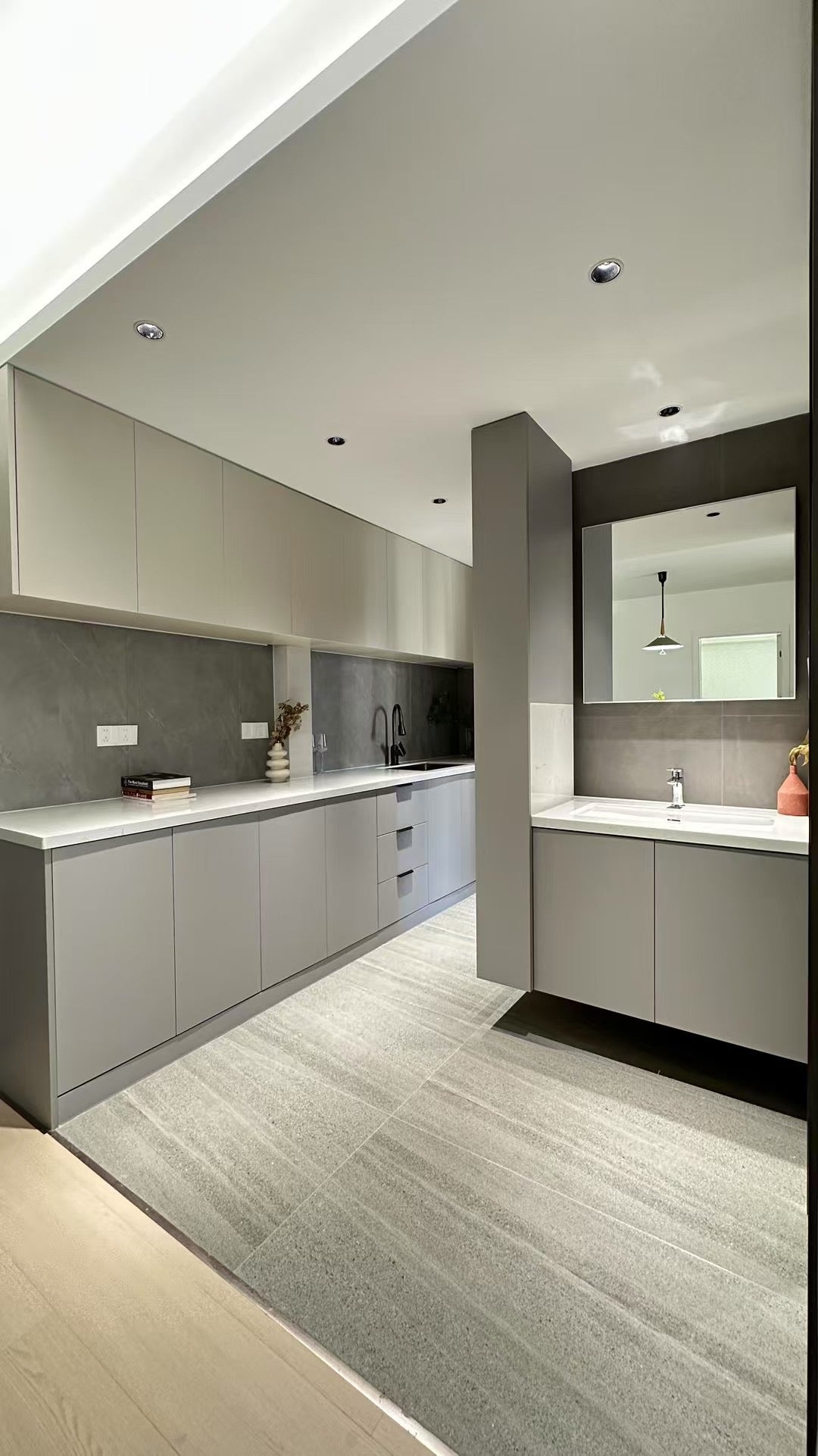 Newly 2br apt at oasis riviera 天山河畔2房