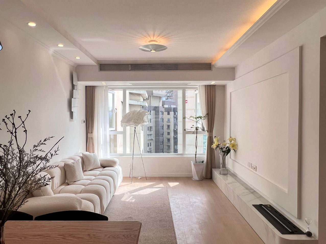Newly 2br with balcony Jingan Temple 嘉园2房新装修阳台