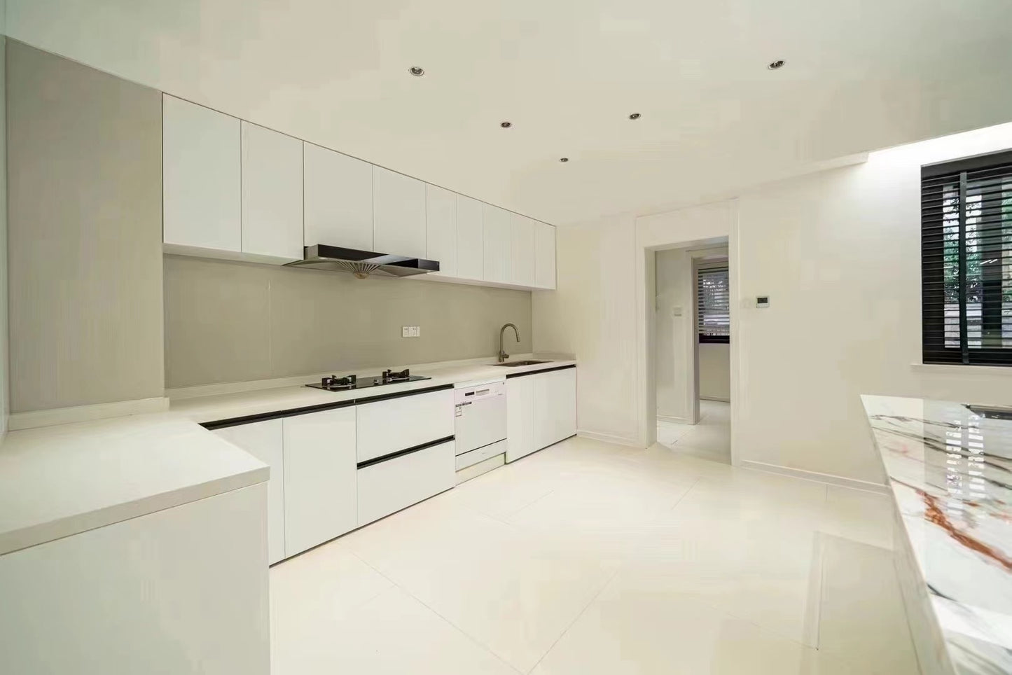 Spacious 3+1br 250sqm / consul garden 虹桥华庭3+1房