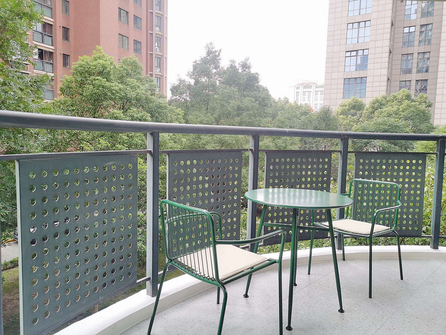 Modern 3br with balcony / Zhongshan park 城宁花苑3房