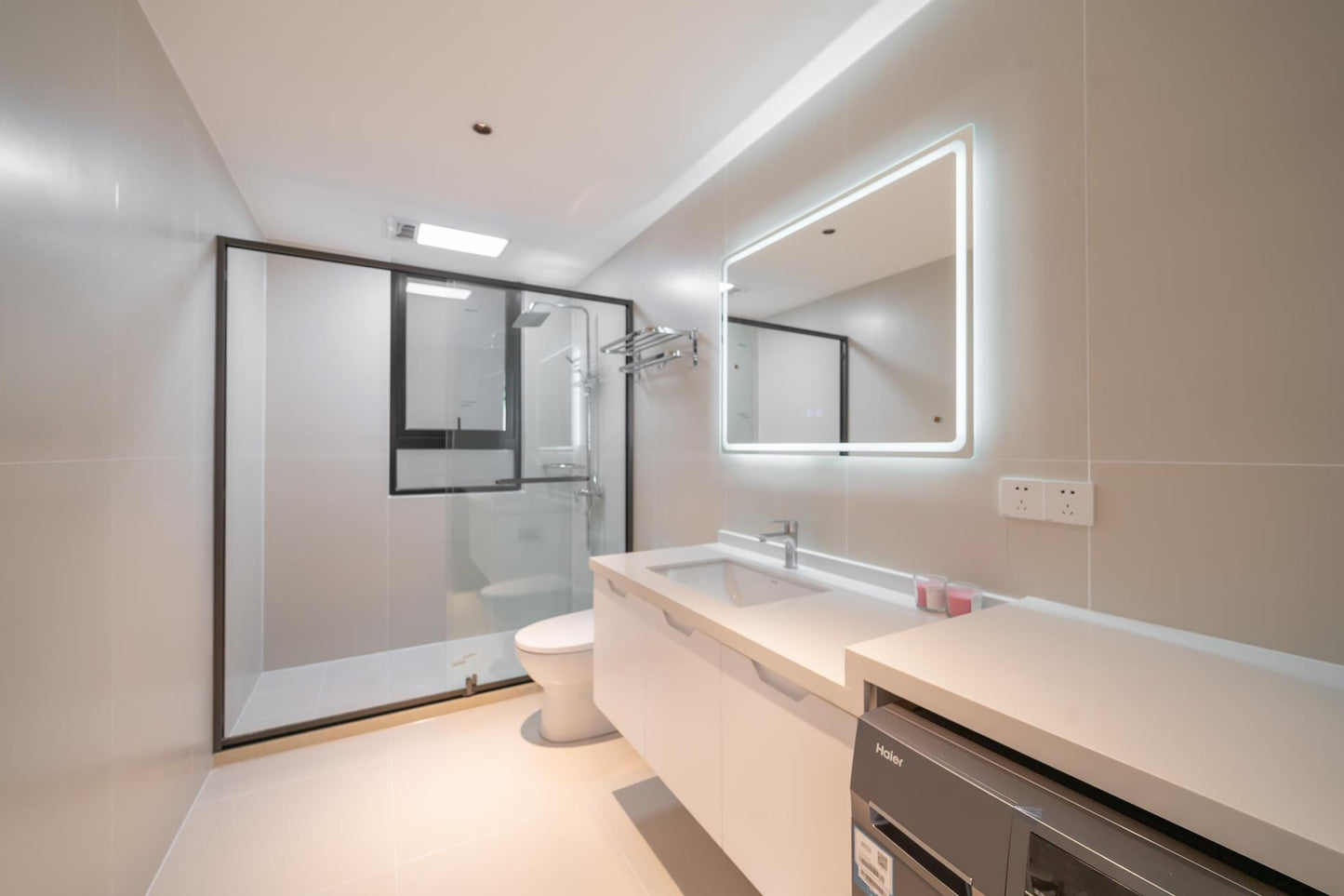 Modern 3br at lujiabang rd 明华大厦3房