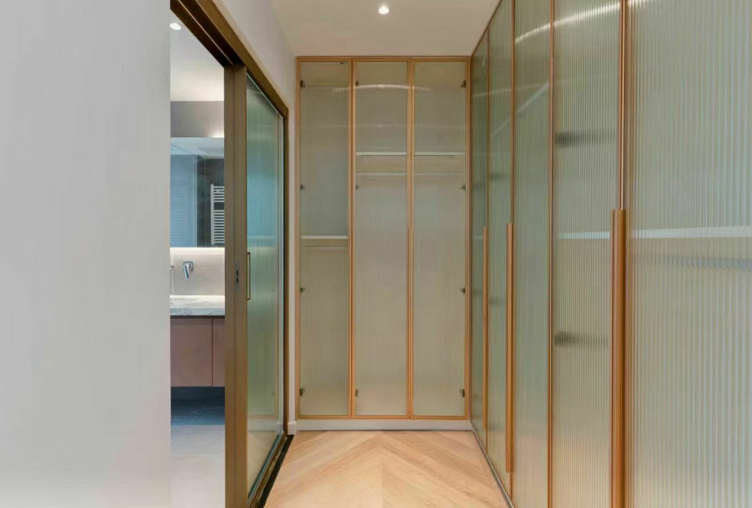Nice 3br with balcony at Jingan four seasons 静安四季3房新装修带阳台