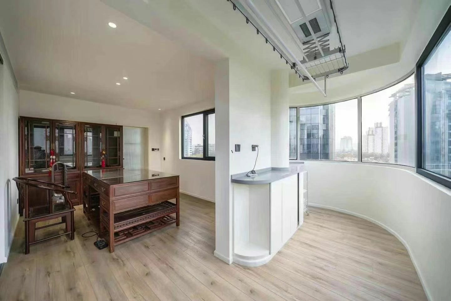 Beautiful 2br 2baths apt changle rd 皇家公寓2房