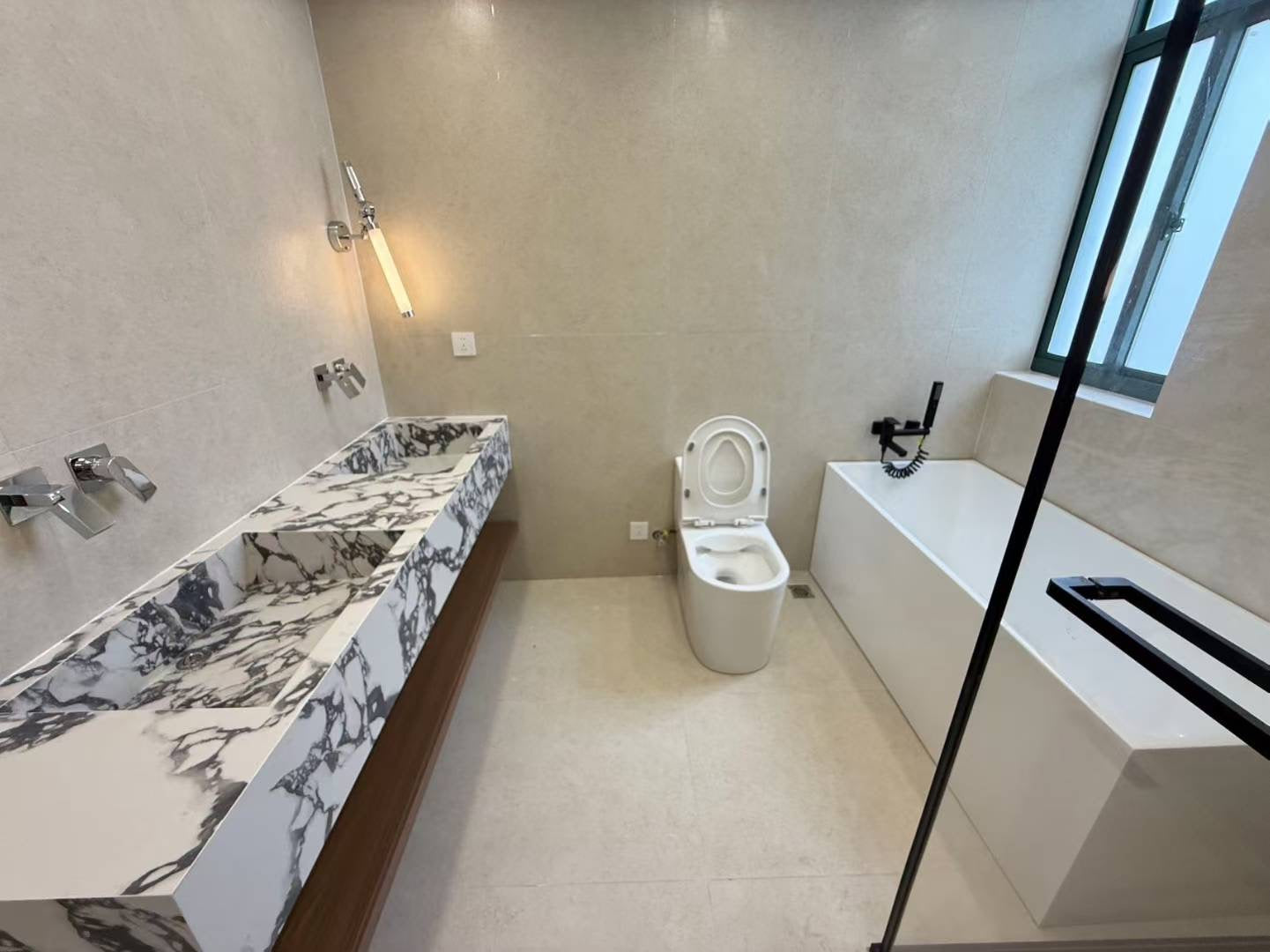 Spacious 3br 170sqm at Lujiazui 家化滨江苑3房