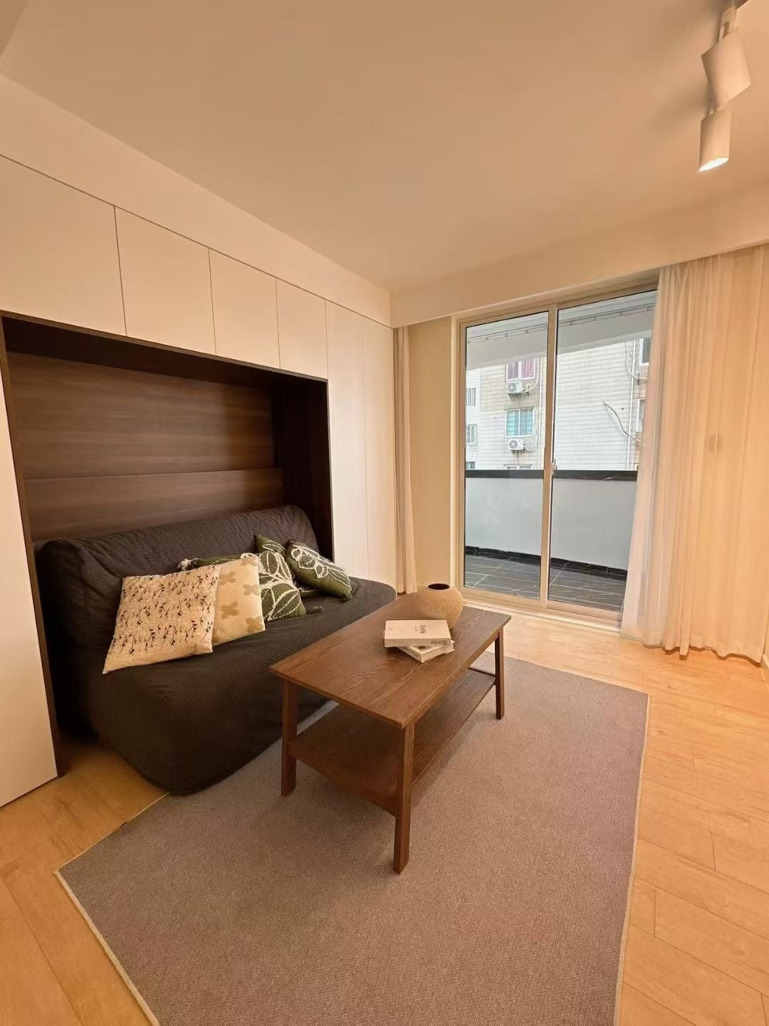 modern 2br with balcony at wuding rd 鑫和大厦2房带阳台