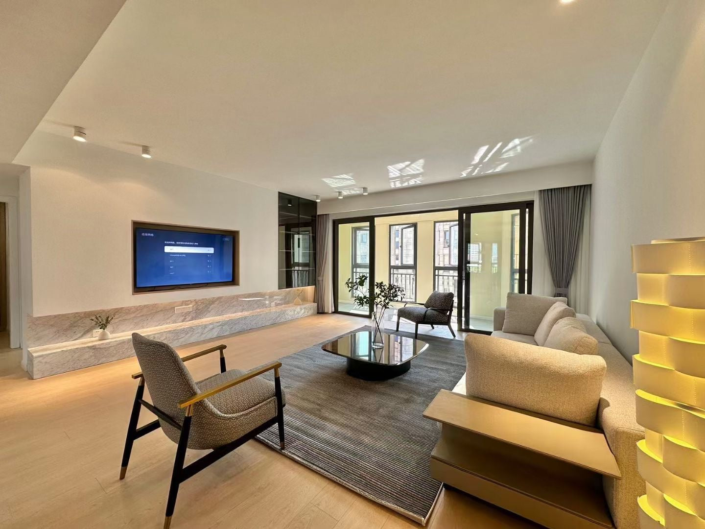 Modern 4br 210sqm at jinqiao 碧云晓园4房