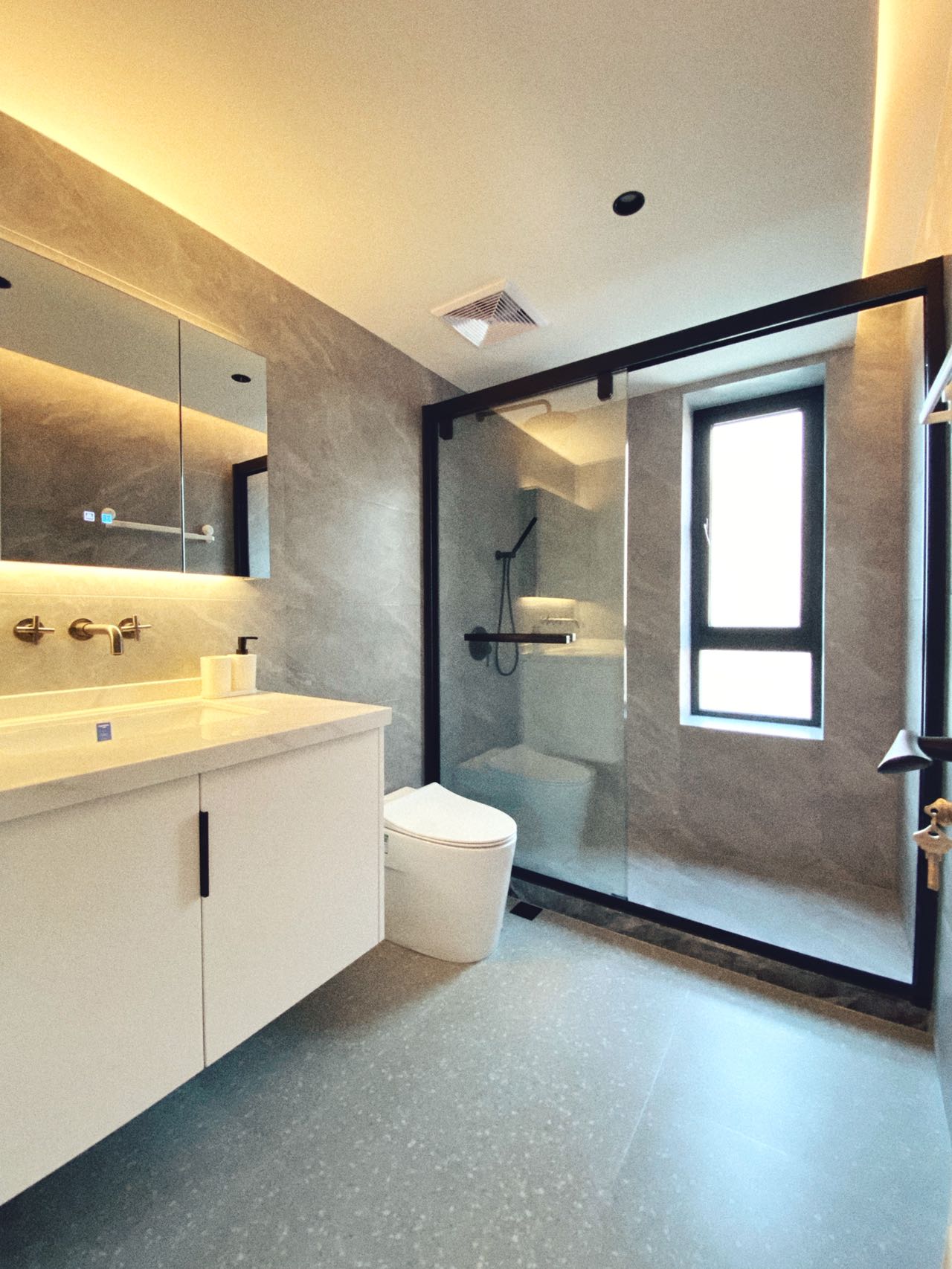 Modern 3br at near Xintiandi 汇龙新城3房