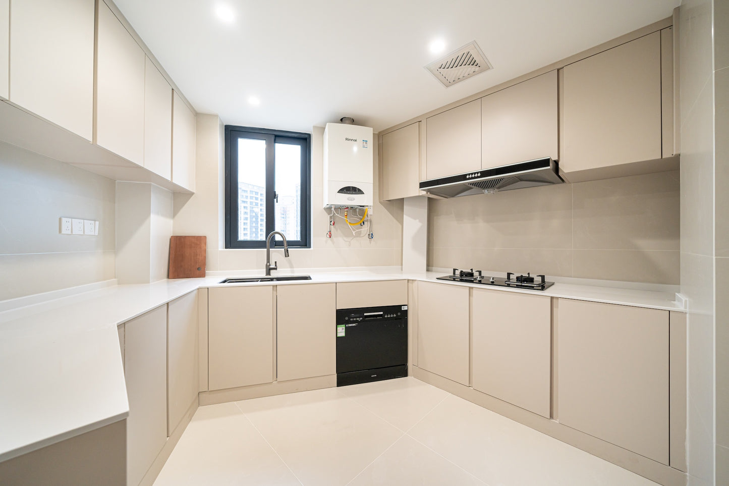 Spacious 2brs at Suzhou river 宗鑫公寓2房河景