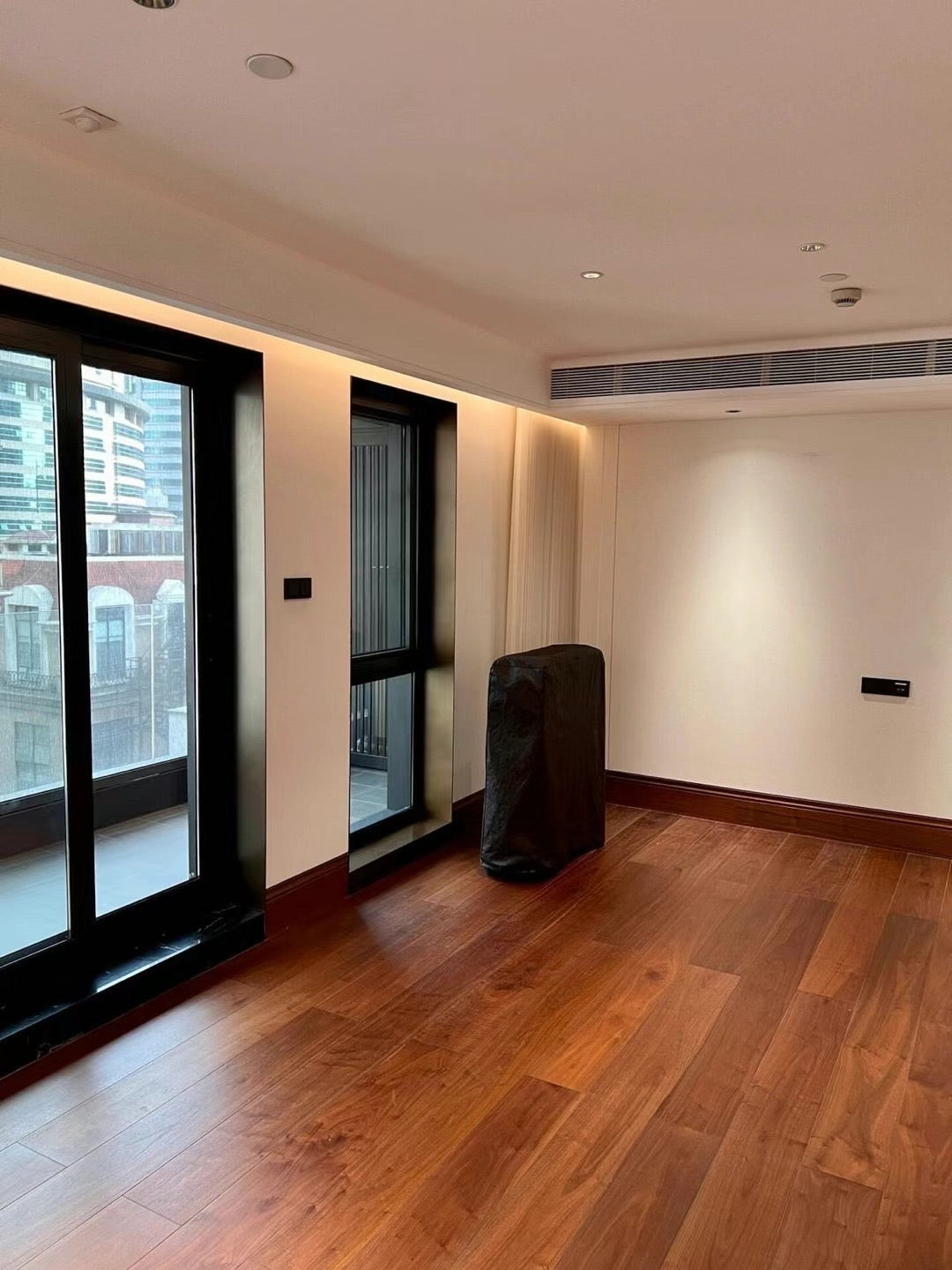 Luxury 1br at south wulumuqi rd 乌南398大1房