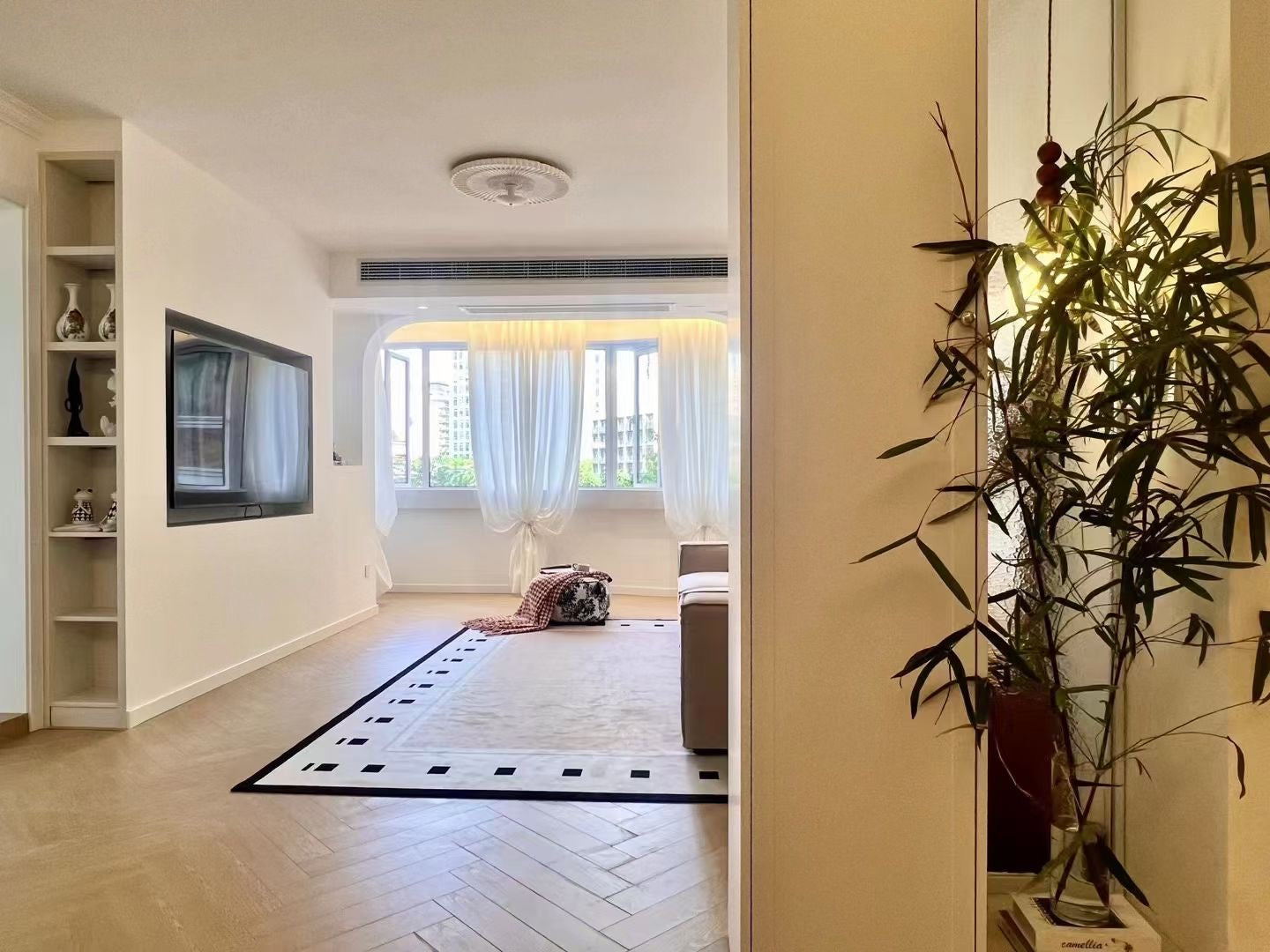 Modern 2br with floor heating in Jingan 日高公寓2房