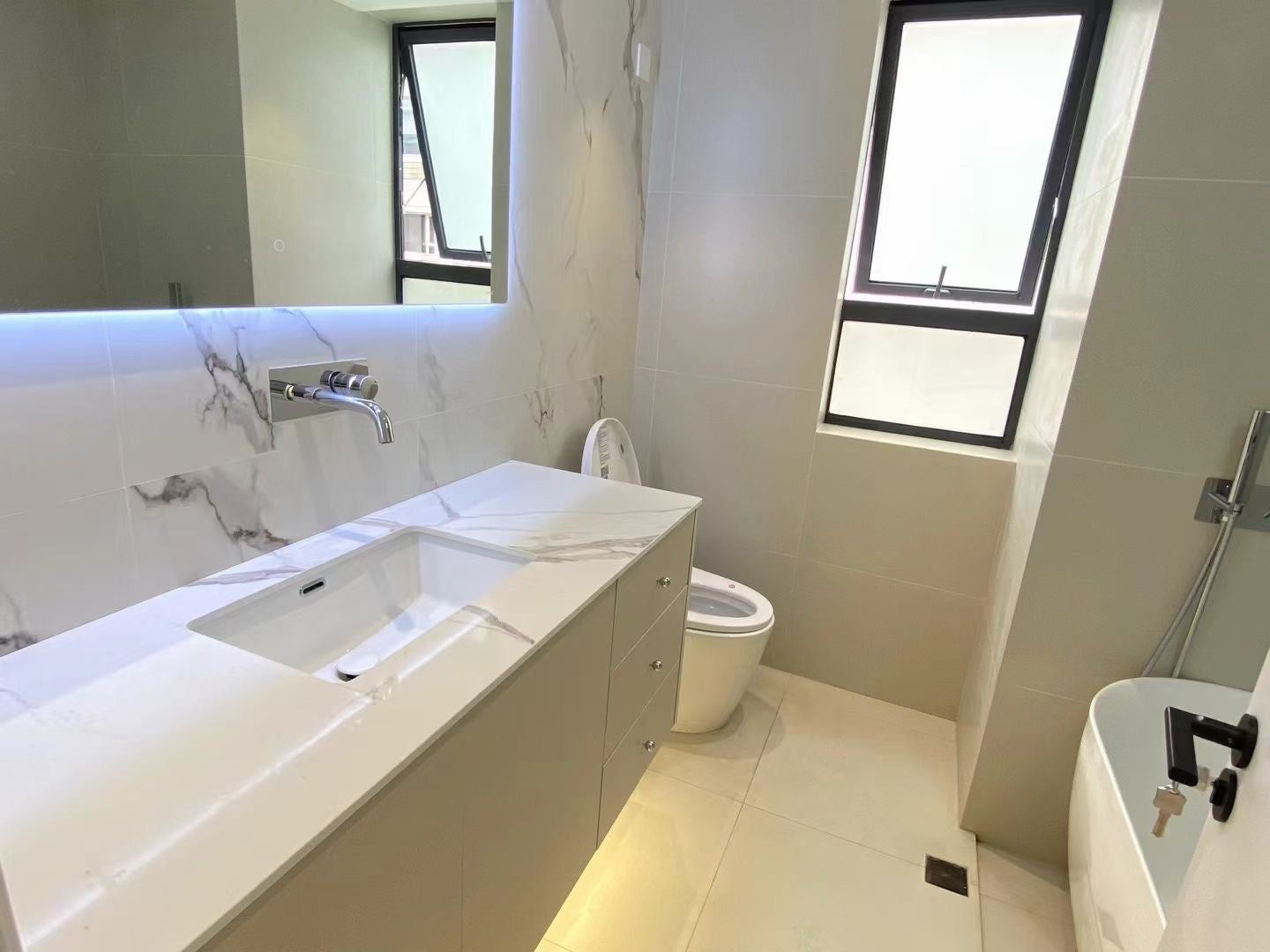 Modern 3br floor heating / west nanjing rd 达安城3房