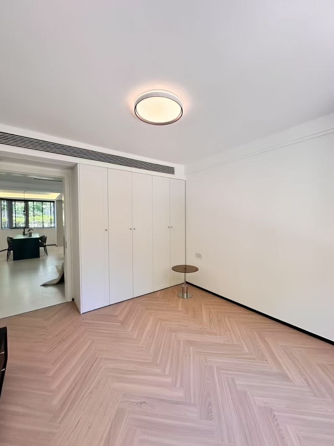 Modern 2br apt with garden 静安紫兰苑2房