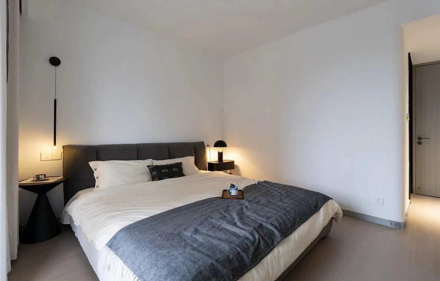 Nice 3br with balcony at jiaotong university 海富公寓3房