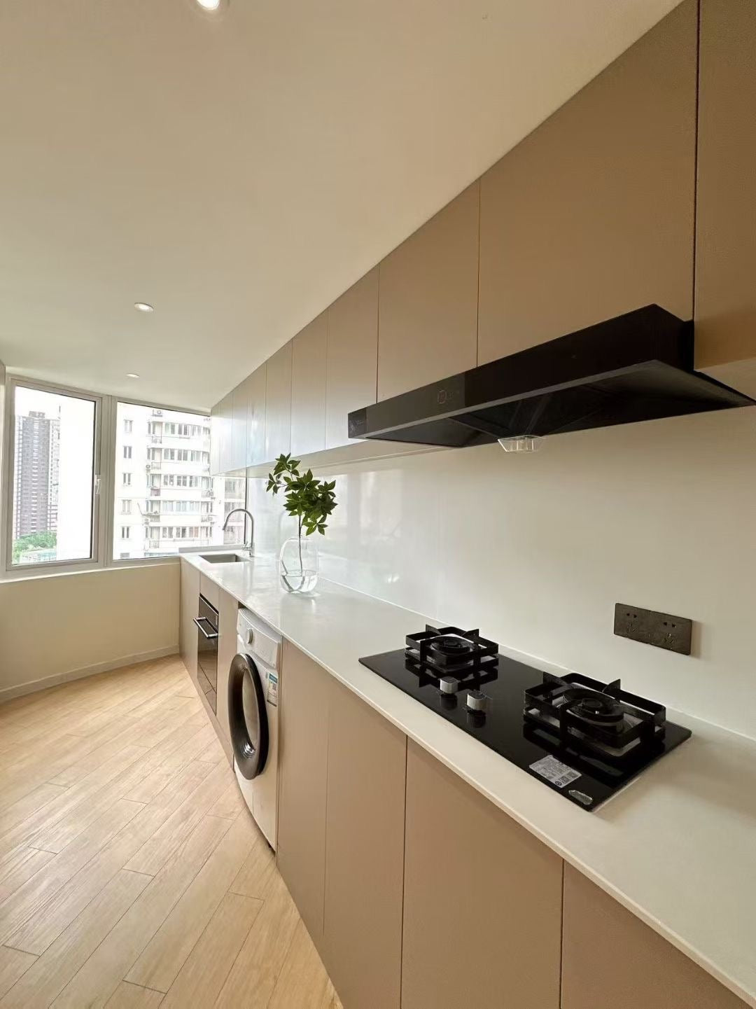 modern 2br with balcony at wuding rd 鑫和大厦2房带阳台