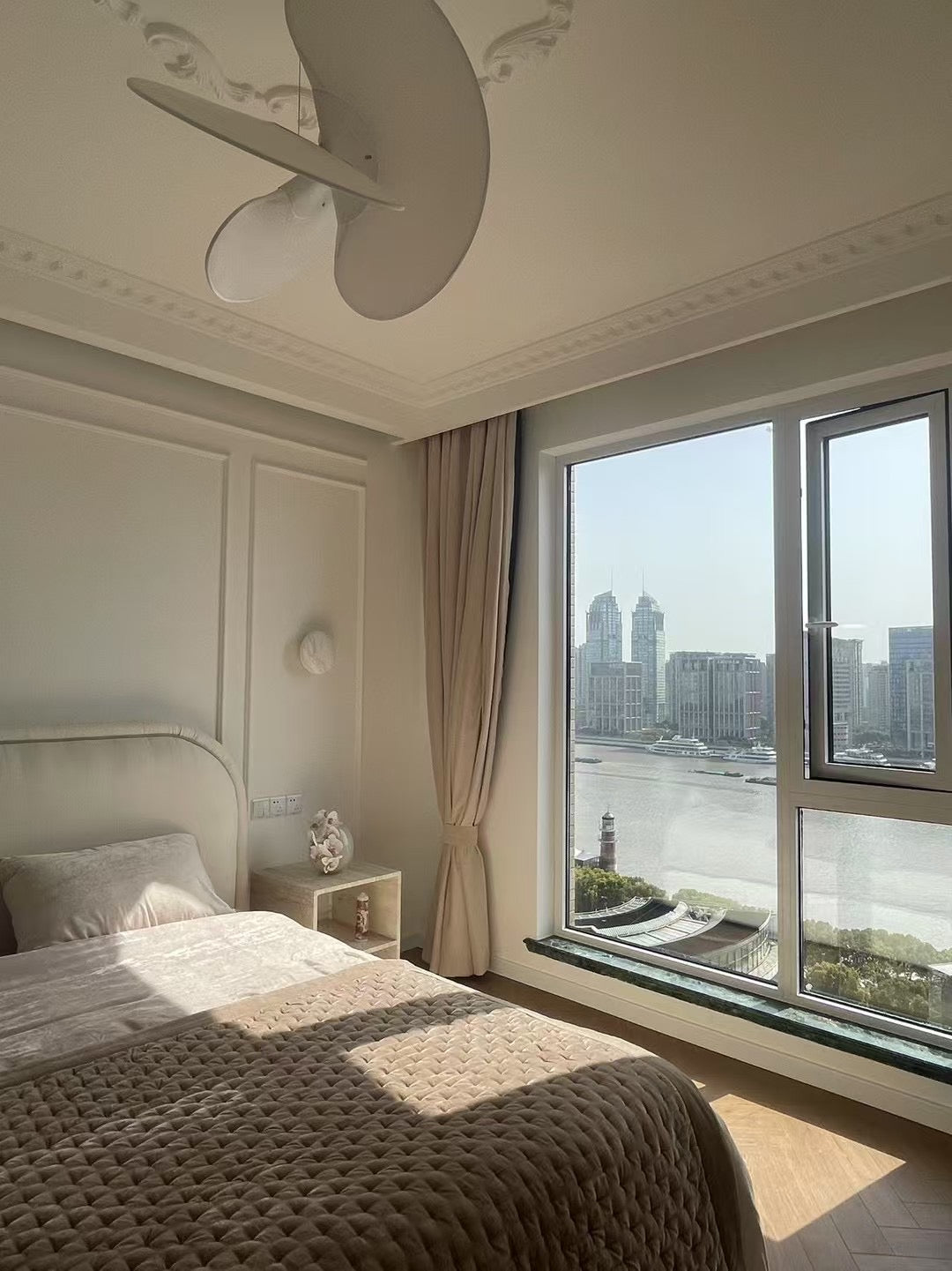Beautiful 4br apt with river view 陆家嘴仁恒滨江园4房