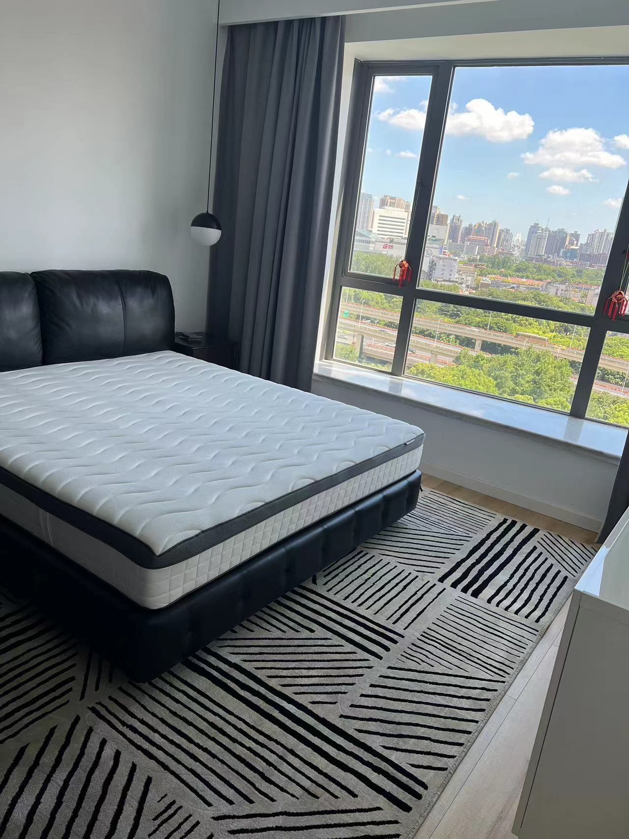 Modern 3br at top of city 中凯城市之光3房
