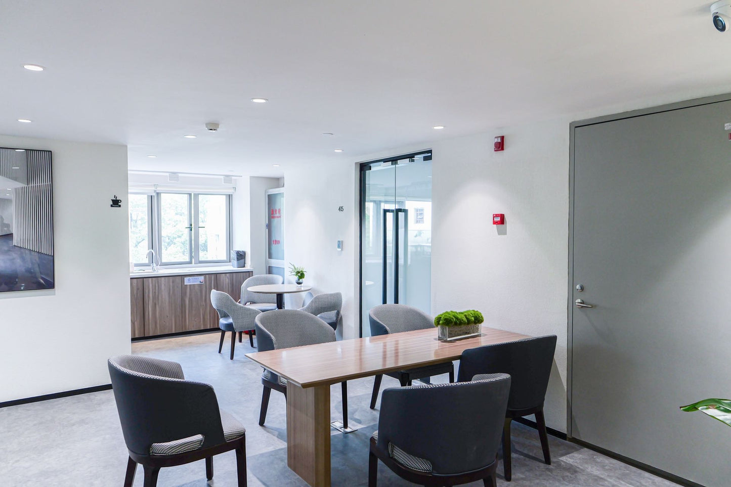 Office at wuxing rd 吴兴路10-12人间