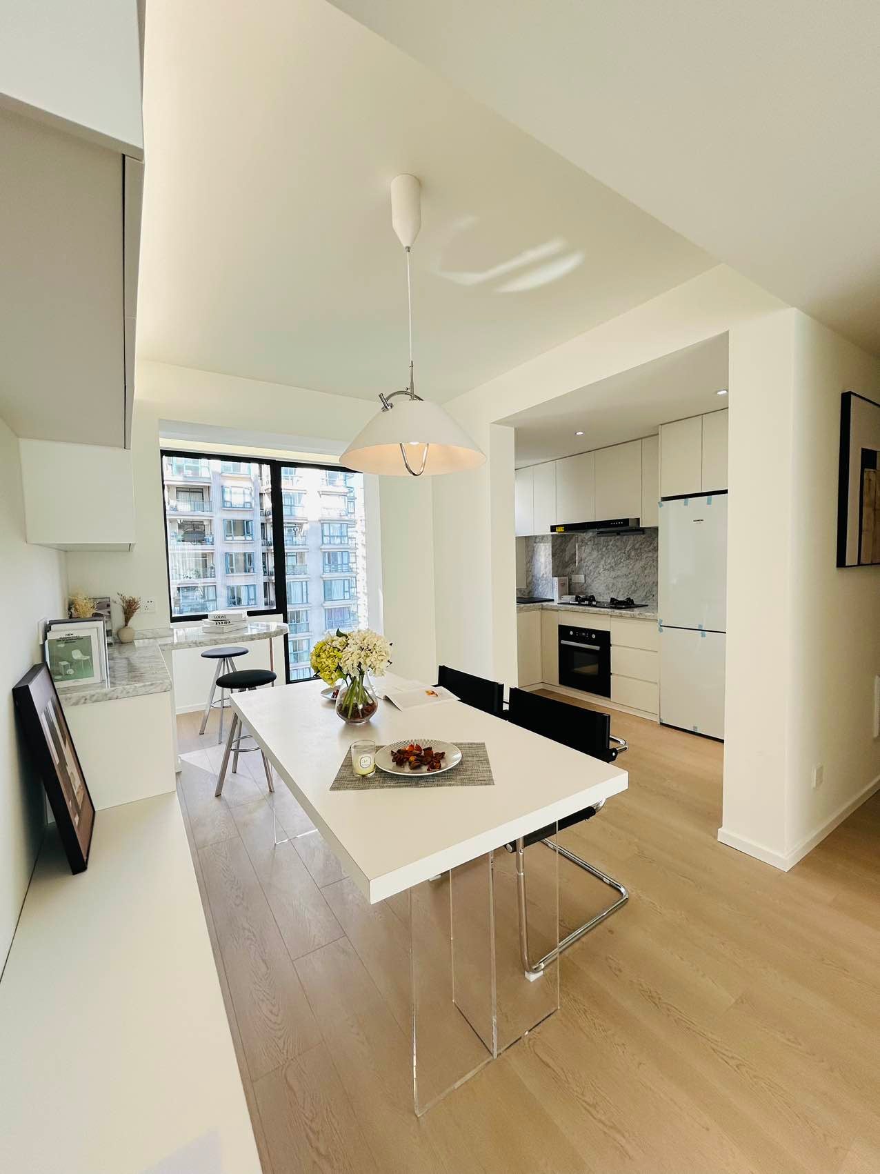 Bright 2br at loushanguan rd 虹桥万博花苑2房