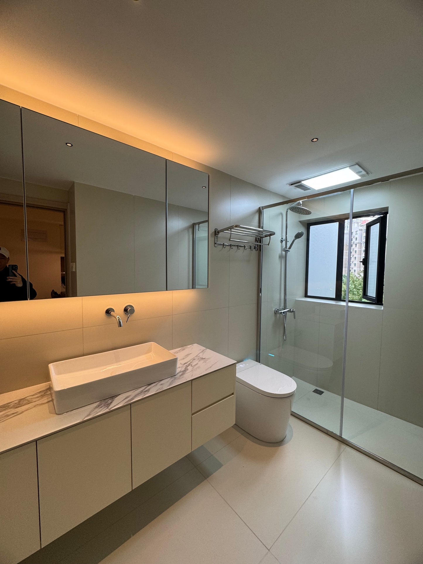 Newly 2br+ study at Jingan 静安河滨花园2+1房