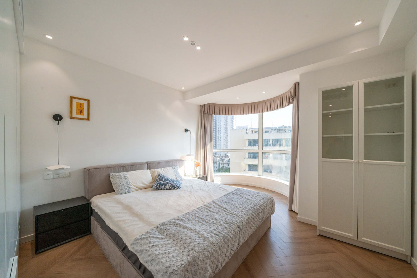 Modern 4br 185sqm at Zhaojiabang rd 阳光名苑4房