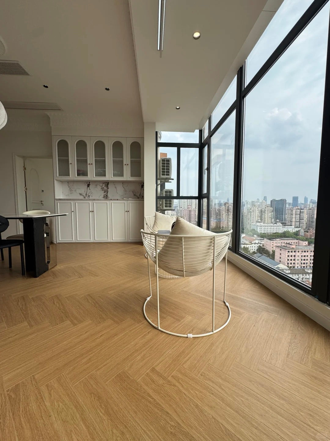 Spaciouse 1br at zhabei park 闸北公园1房